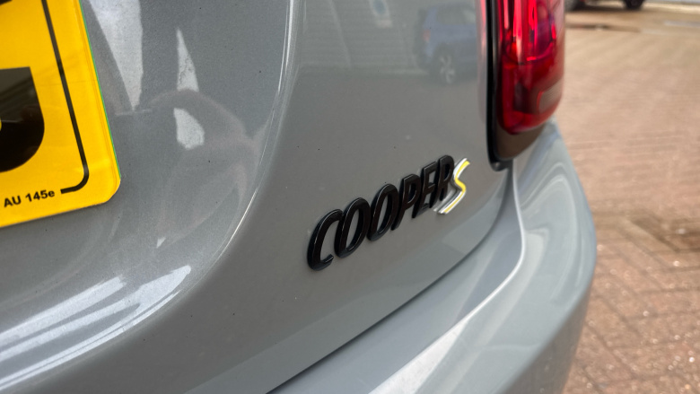 MINI Hatchback 135kW Cooper S Level 3 33kWh 3dr Auto Electric Hatchback